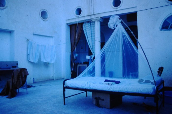 Bed buiten opgesteld.