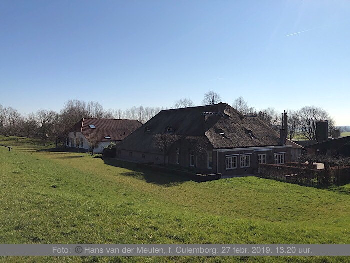 Boerderijen achter de dijk