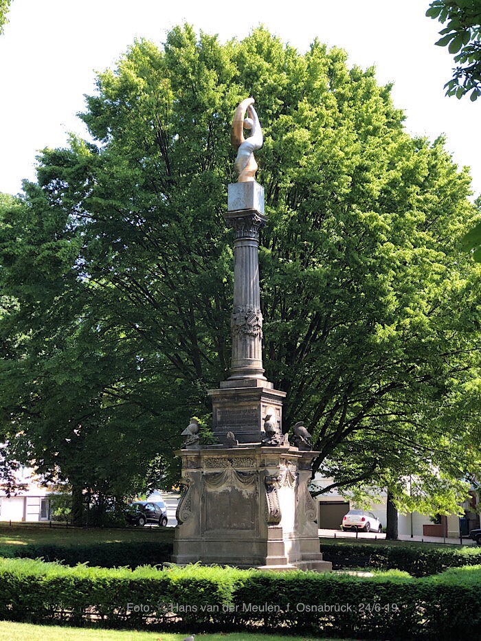 Erhrenmal auf dem Straßburger Platz