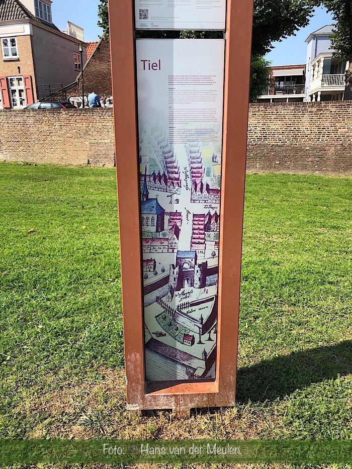 Informatiezuil in Tiel (Gelderland)